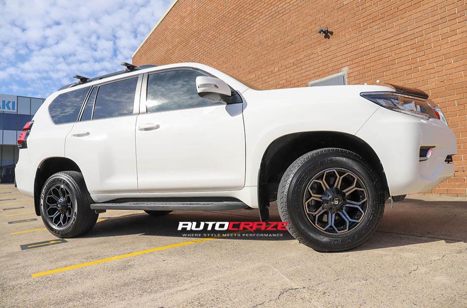 TOYOTA LANDCRUSIER REPLAY GLOSS BLACK MACHINED DARK TINT